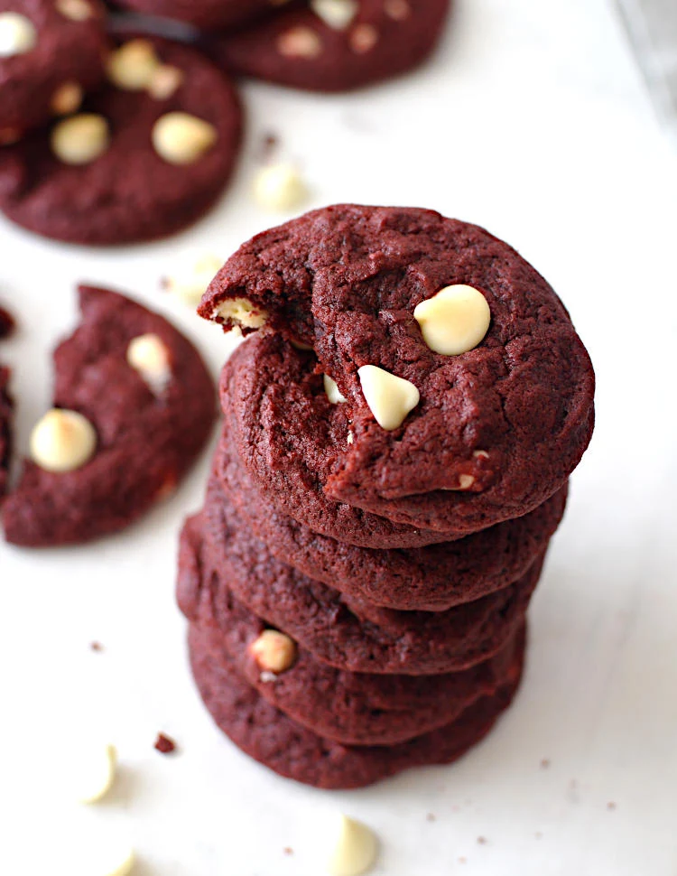 Galletas red velvet con chispas de chocolate