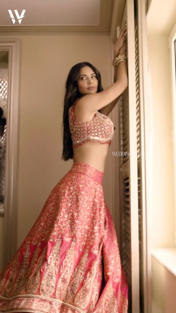 Esha Gupta cleavage wedding outfit photoshoot