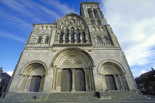 Resultado de imagen de fachada santa magdalena de vezelay