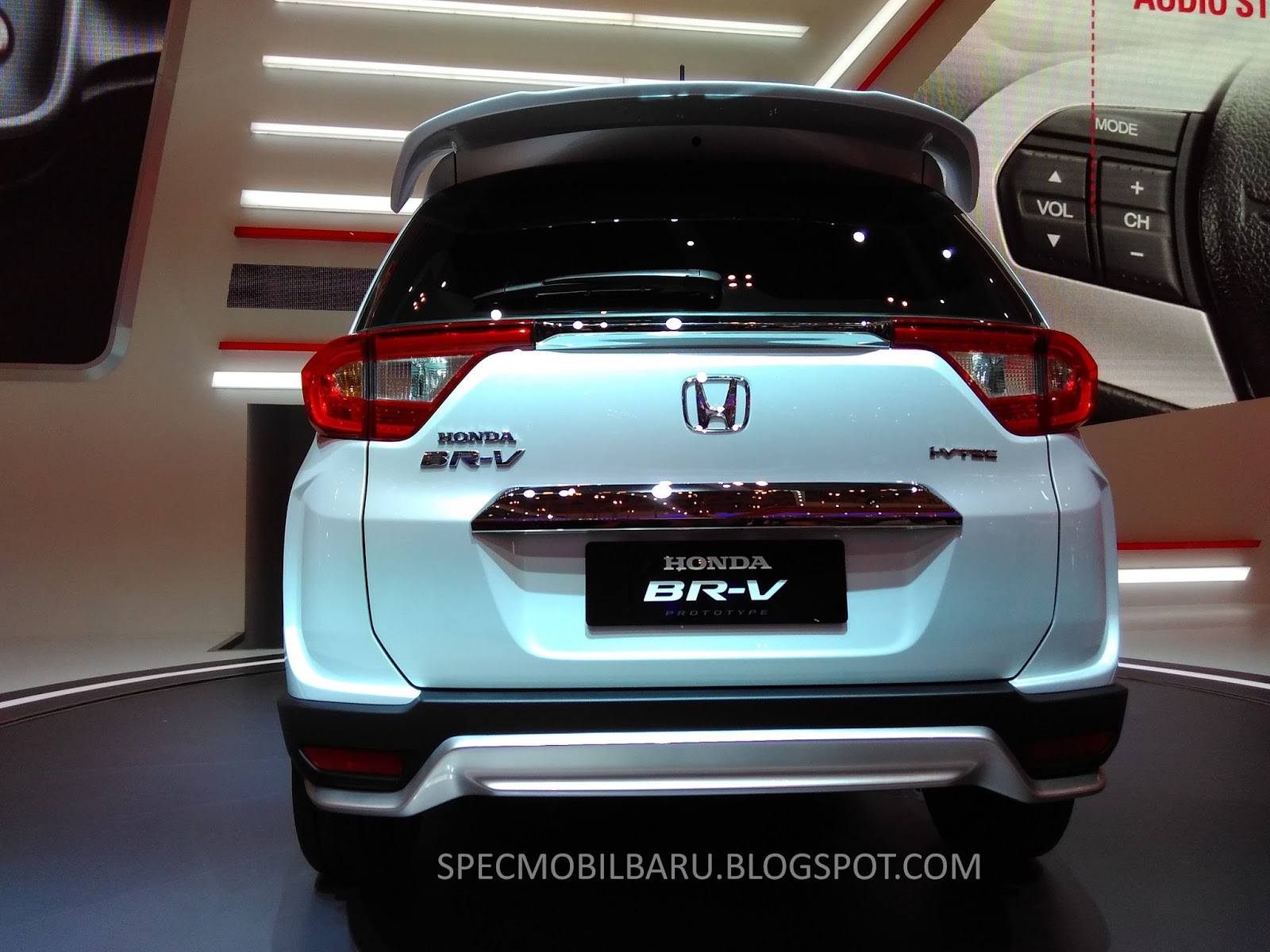 Rear View of Honda Brv