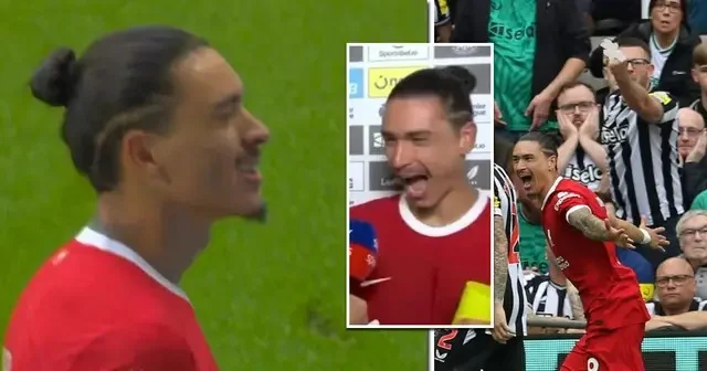 Spotted: Nunez gives Newcastle fans a wink & a kiss to celebrate the game-winning goal