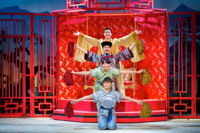 Ann Lek Tan Shou Chen Rachel Tay and Timothy Wan in TLC s The Nightingale  2014 2