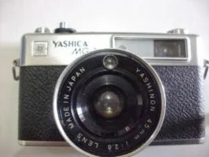 Yashica MG-1 tampak depan