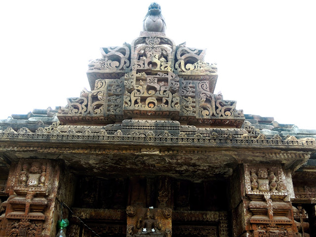 A beautiful scroll pattern above the entrance to the Mukteshwar Temple, Bhubaneshwar