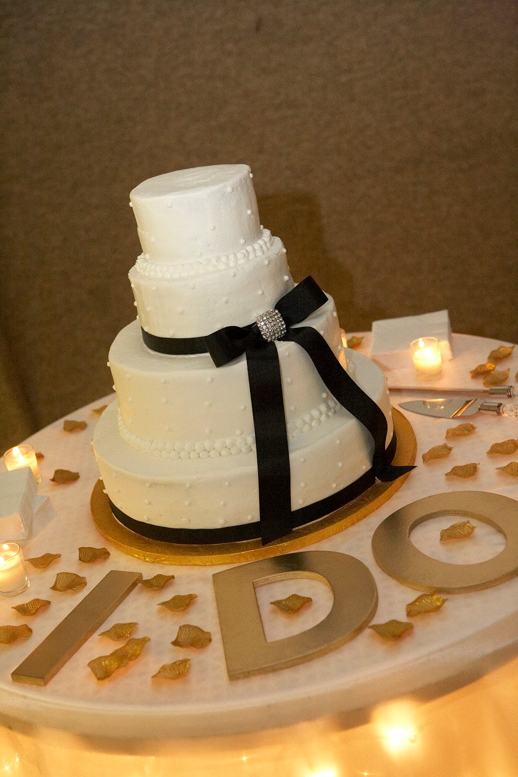 Wedding Cake Display Table On Pinterest