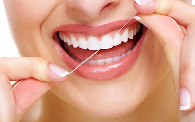 Dùng chỉ nha khoa trước hay sau khi đánh răng thì tốt hơn? 2