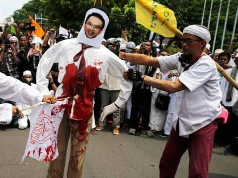 Kaum Radikal: Zombi-Zombi Berbaju Agama Masuk Pusaran Pilpres