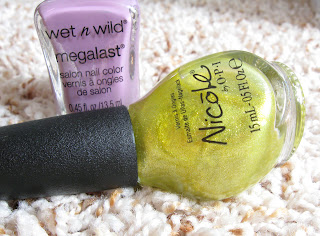 Wet n Wild Bite the bullet swatch manicure