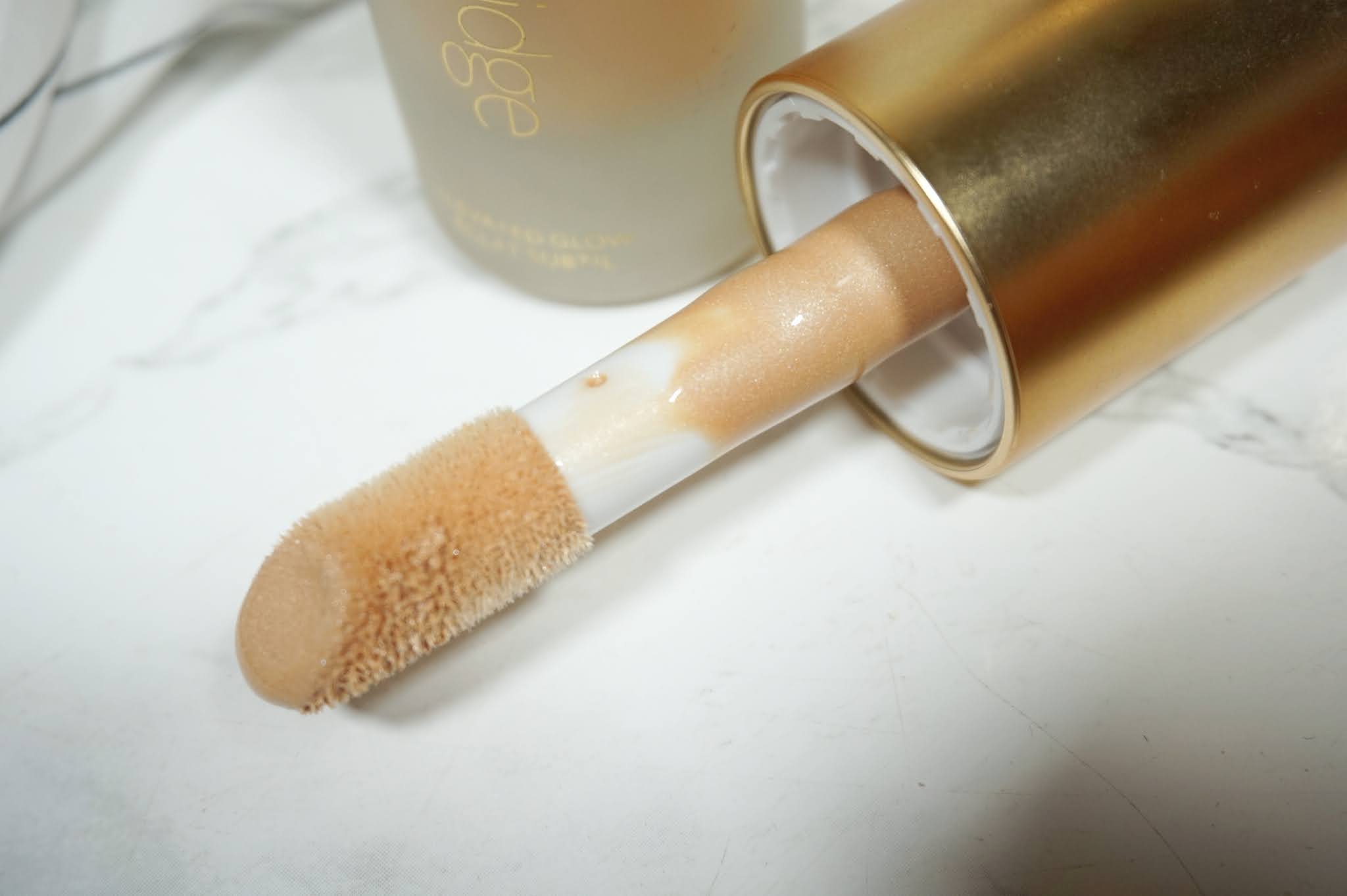 Lisa Eldridge Elevated Glow Highlighter Review and Swatches