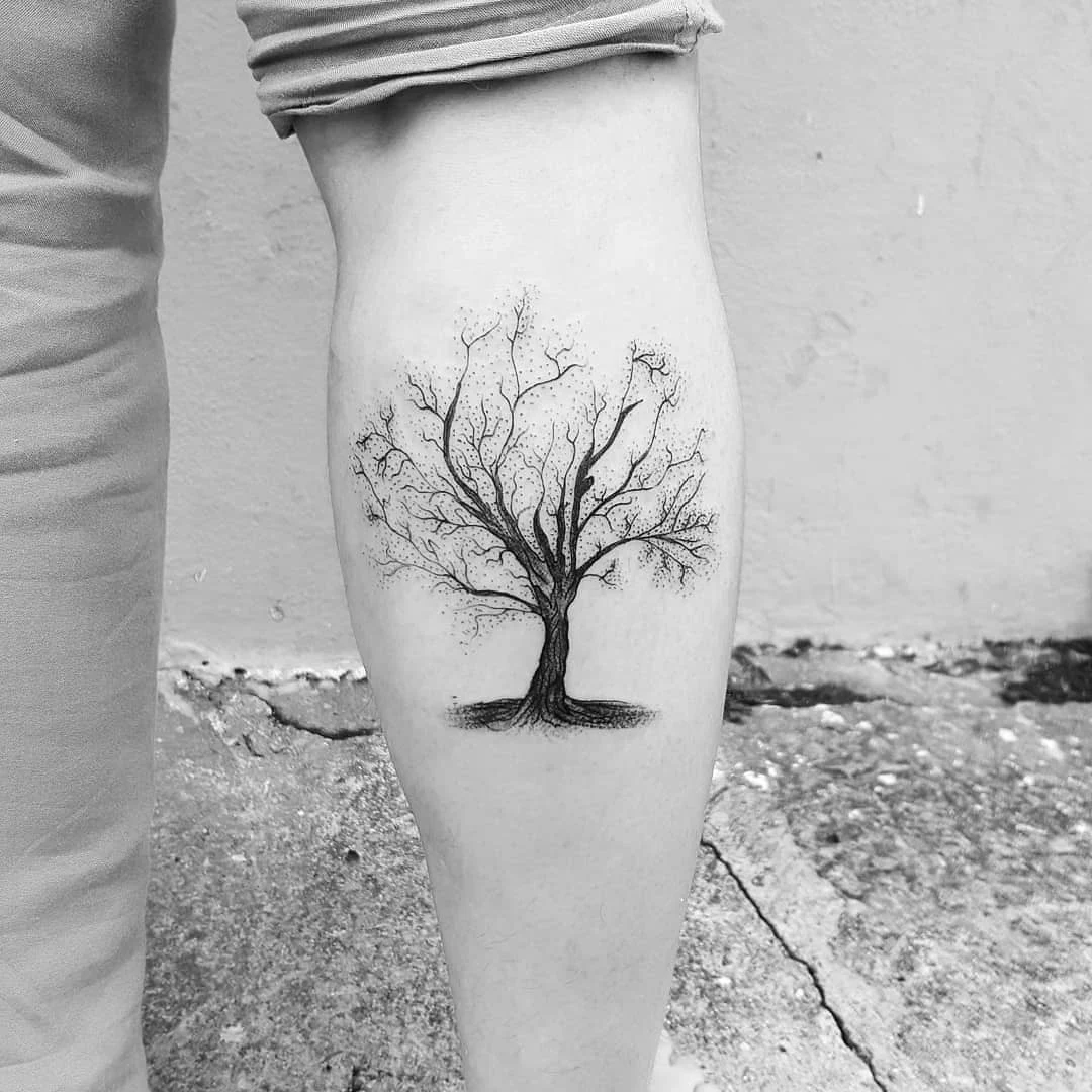 tatuaje de Yggdrasil vikingo, el arbol del mundo