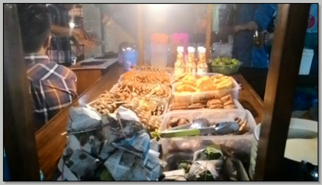 Wisata Kuliner di Surabaya: Angkringan Ngudi Raos - Gunung Sari
