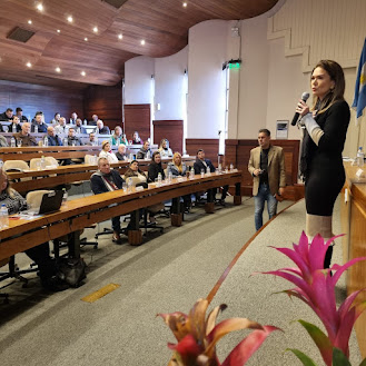 Ana Cristina Pereira é reconhecida com o Troféu Loureiro da Silva