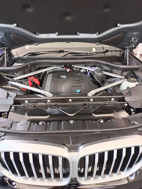 spesifikasi BMW X5 xDrive40i M Sport