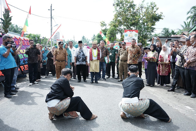 Asisten Pemerintahan dan Kesra Asahan Sambut Tim Penilai Desa/Kelurahan Terbaik untuk Mengunjungi Desa Sipaku Area