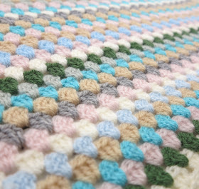 ByHaafner, pastel, crochet, granny stripe, granny chic, work in progress, cushions