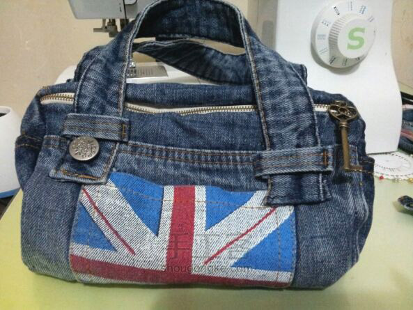 Handbag of denim shorts. Сумочка из джинсовых шорт.