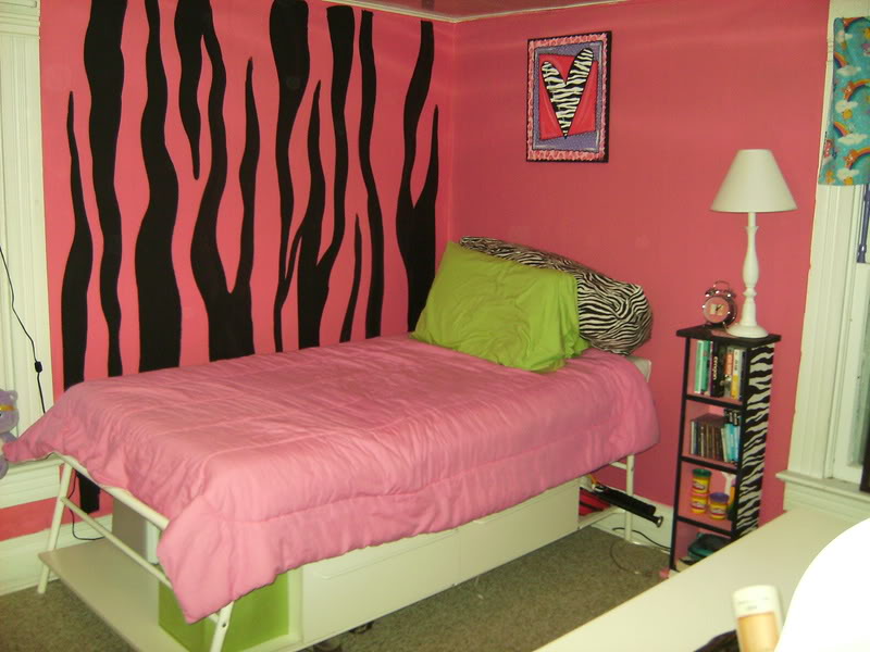 Home Decorating Ideas: Home Decor for Bed Room with Zebra Motif