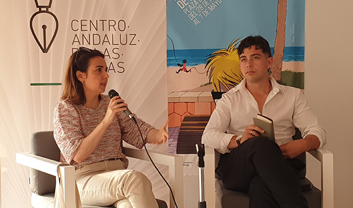 Virginia Aguilar y Víctor Bayona en la Feria del Libro de Málaga 2023