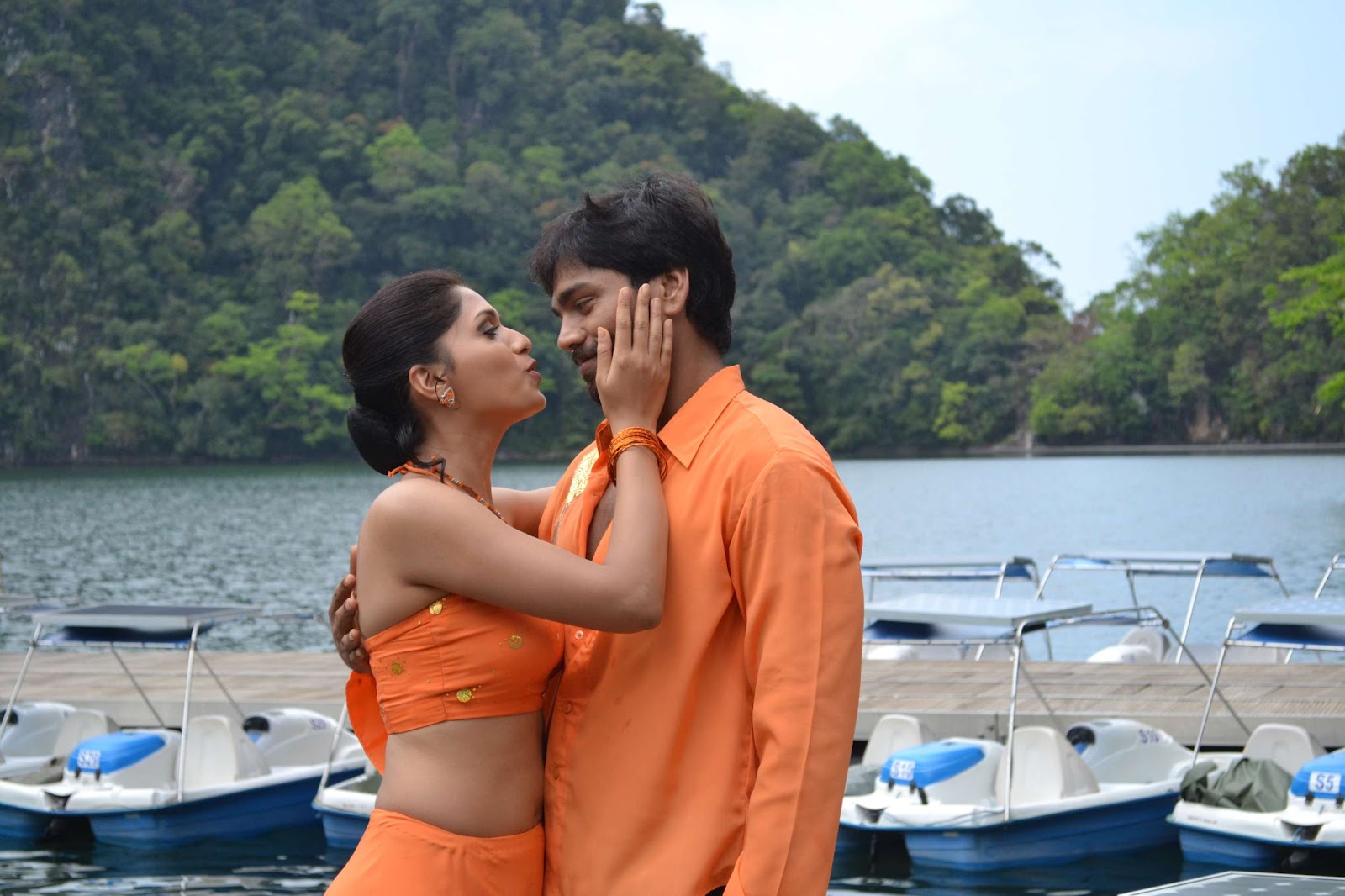 Pandi+Oli+Perukki+Nilayam+Movie+Stills+Photos+(4).jpg