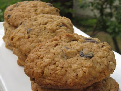 soft chewy oatmeal cookie