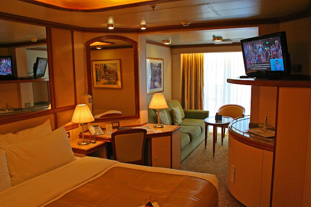 Mini-suite D402 aboard the Ruby Princess