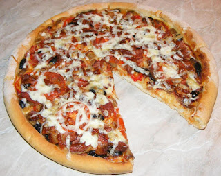 pizza, pizza de casa, retete pizza, reteta pizza, pizza italiana, pizza cu de toate, pizza de casa cu blat subtire si pufos, pizza de casa simpla, pizza reteta, retete culinare, retete, retete de mancare, gustari, pizzreii, pizzerie, retete pizzerie, retete patiserie, pizza de casa reteta, food, #pizza, pizza preparatedevis,
