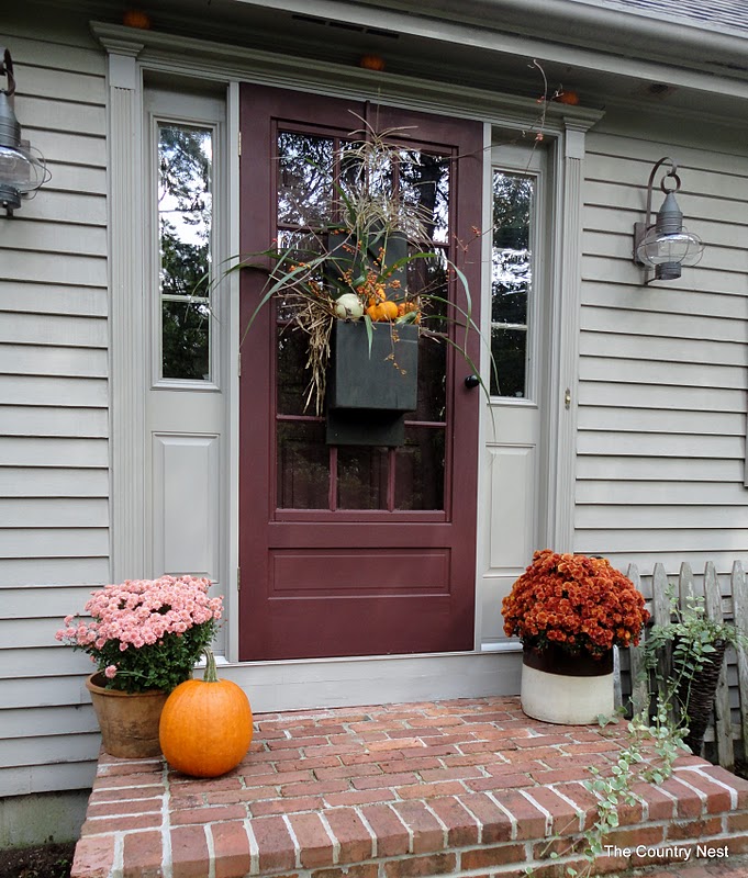 am going to join Rhoda@ Southern Hospitality in her Fall Door Decor.