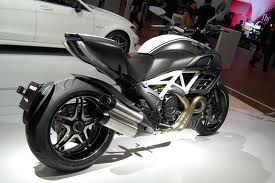 Ducati Diavel AMG 2013.jpg