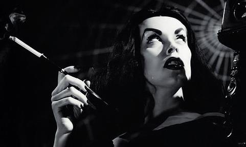 vampira-maila-nurmi-cigarrette