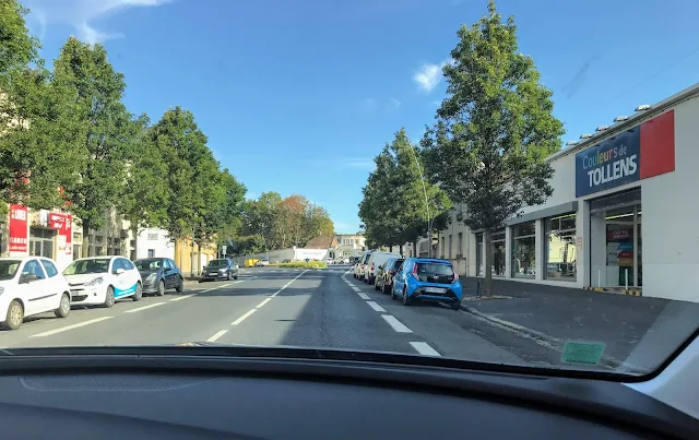 Opel grandlandx front window