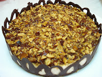 http://www.recetaspasoapaso.com/2010/06/tarta-helada-de-chocolate.html