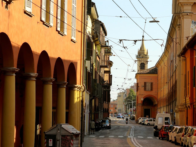 Bologna-via-Santo-Stefano