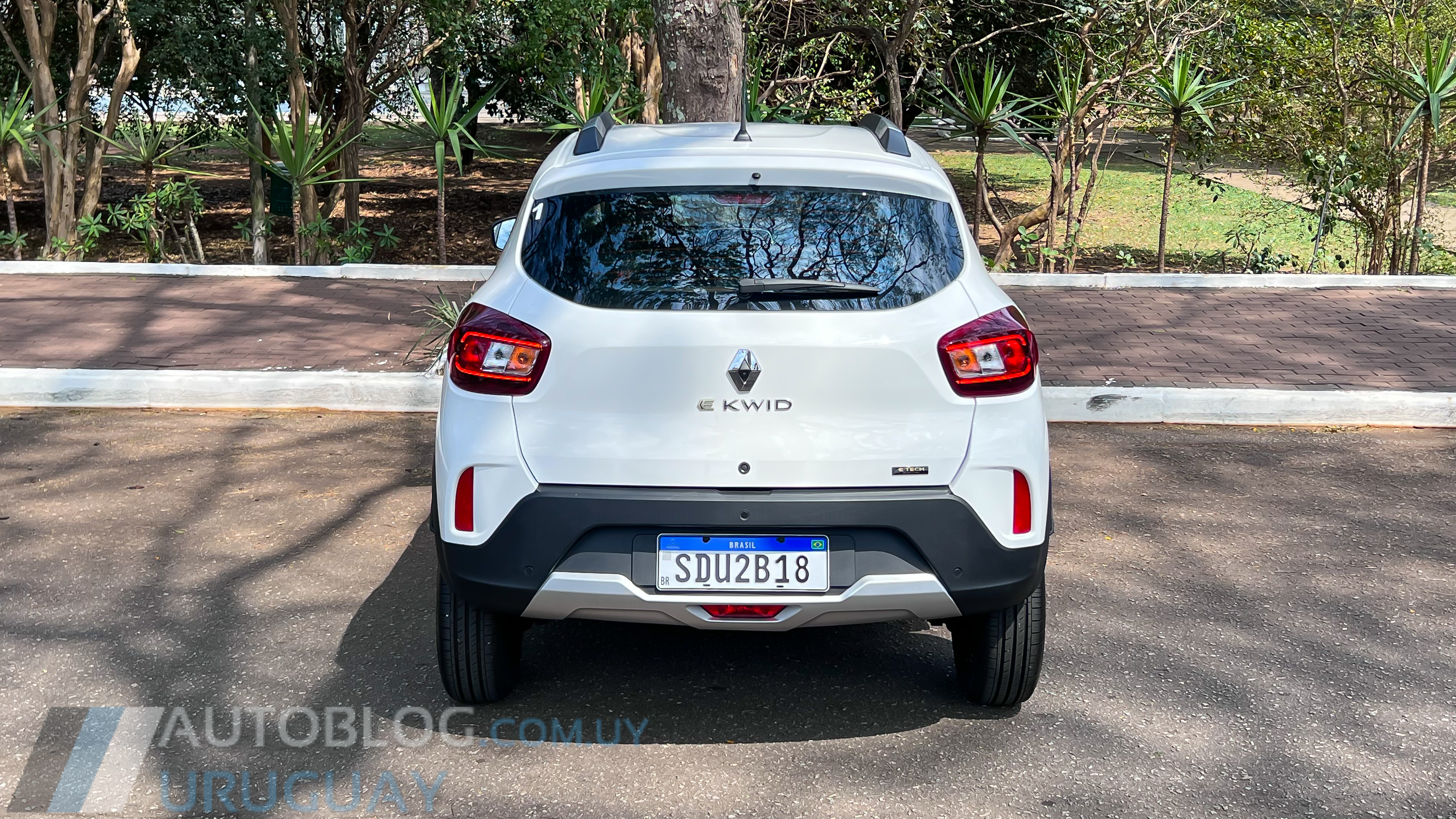 Autoblog Uruguay  : Contacto en Brasil: Renault Kwid E-Tech  Intens (26,8 kWh)