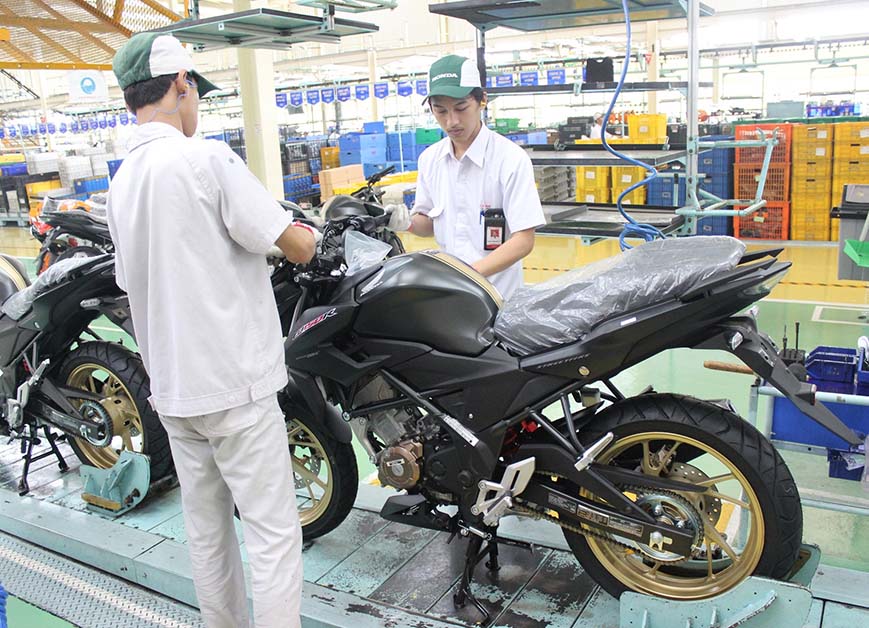 Honda Rilis Warna Baru Exclusive CB150R Naga Mas Motor Klaten Dealer Resmi Honda Jawa Tengah