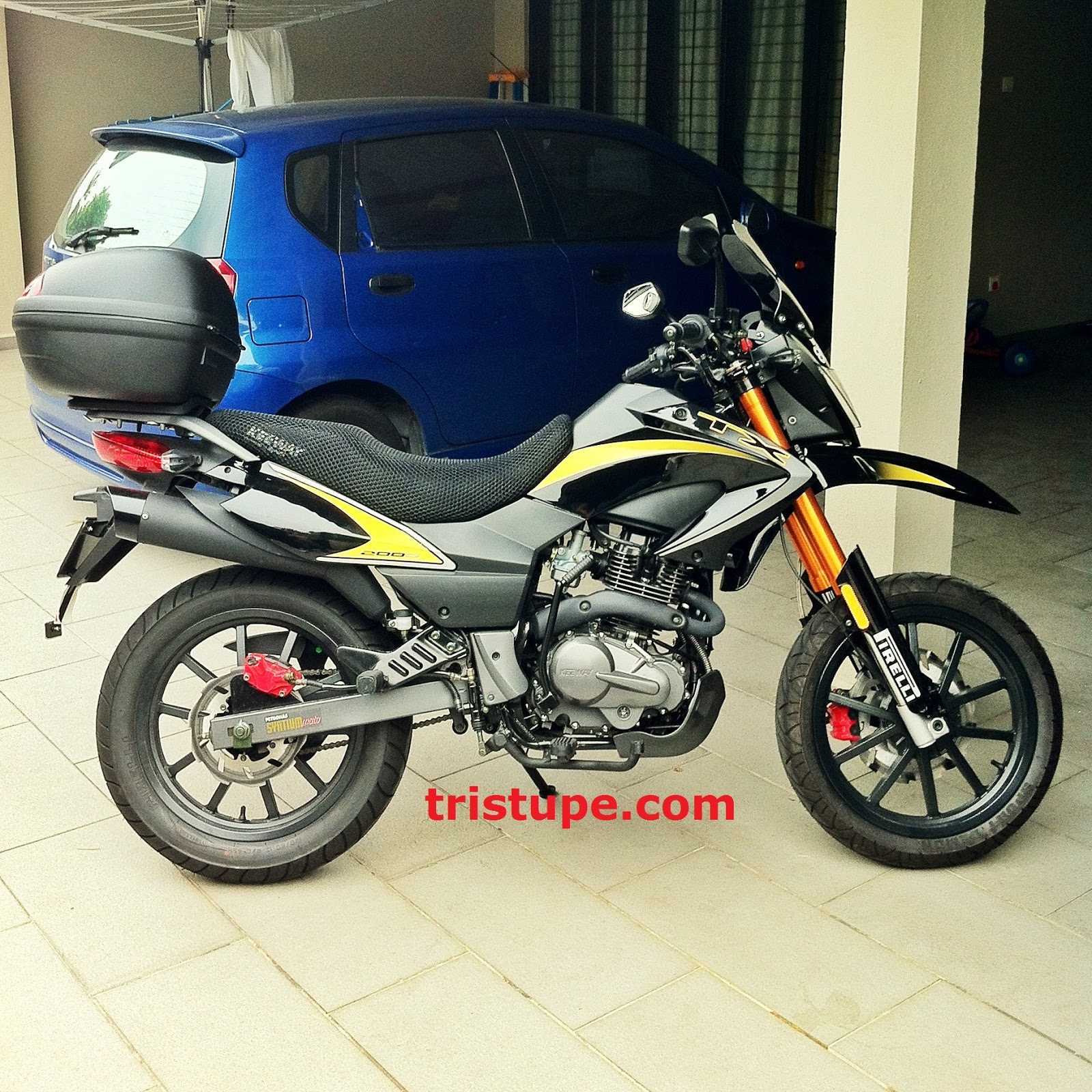 Benelli Keeway TX200G Supermoto Review TRISTUPECOM