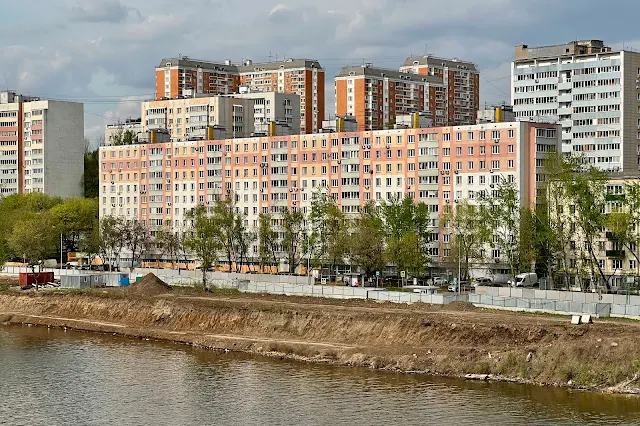 вид с Шелепихинского моста, Москва-река, Шелепихинская набережная