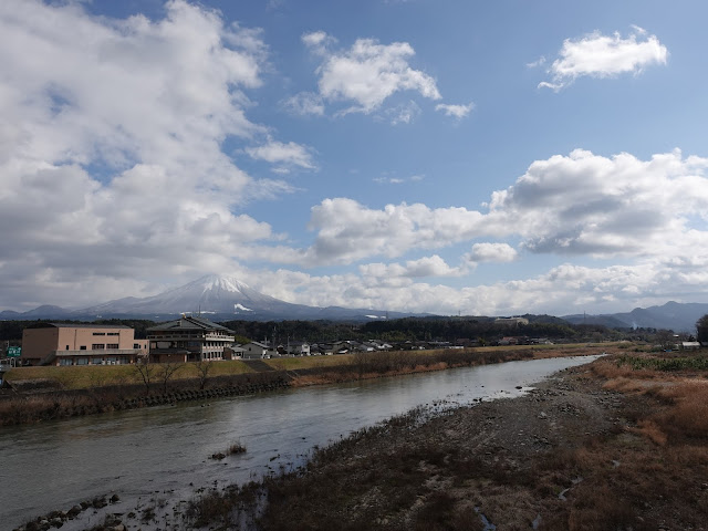 鳥取県西伯郡伯耆町大殿　日野川　大山の眺望