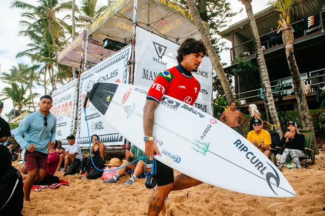 Brasileiros estreiam com tudo no primeiro dia da Lexus Pipe Pro 2024
