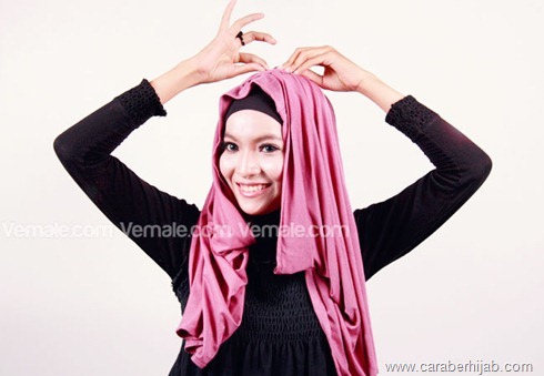 Tutorial Cara Memakai Hijab Cantik dan Simpel (4)