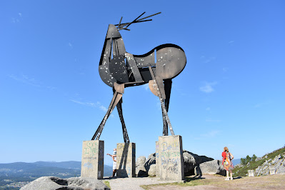 Baloiço do Cervo ou CerLove em Vila Nova de Cerveira, Escultura do Cervo