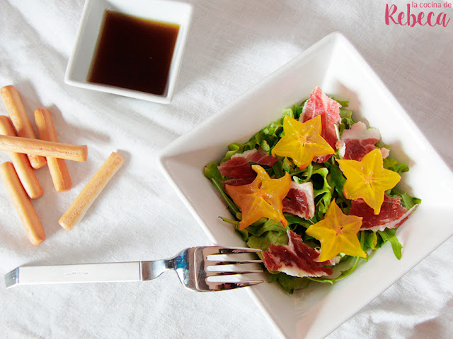 Ensalada de jamón y carambola