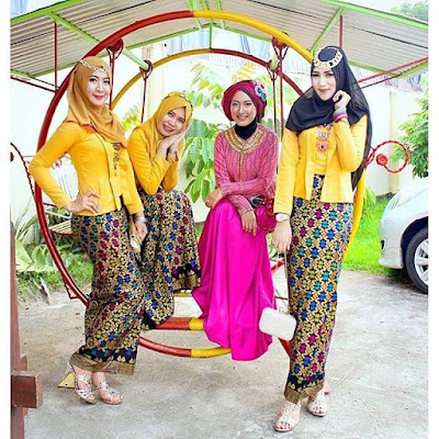 Model Kebaya Kutubaru Rok Batik Prada