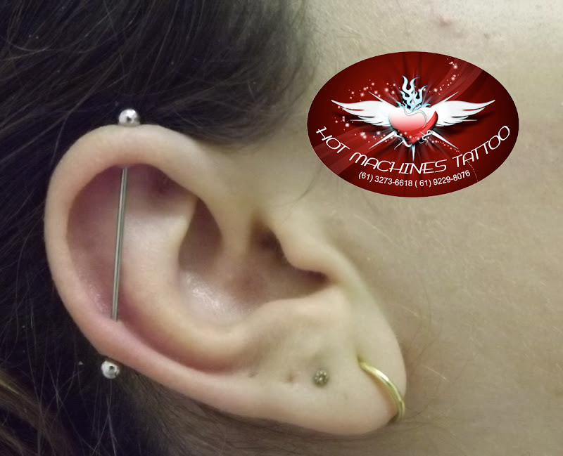 Piercing cartilagem, transversal title=