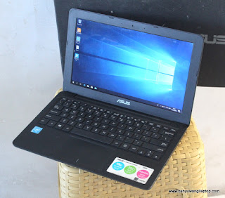 Jual Laptop ASUS E202S Bekas di Banyuwangi 