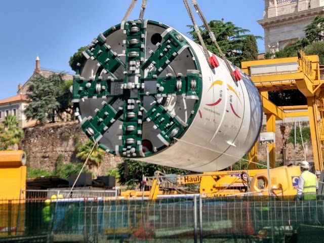 Metro C, comincia lo scavo verso il Colosseo