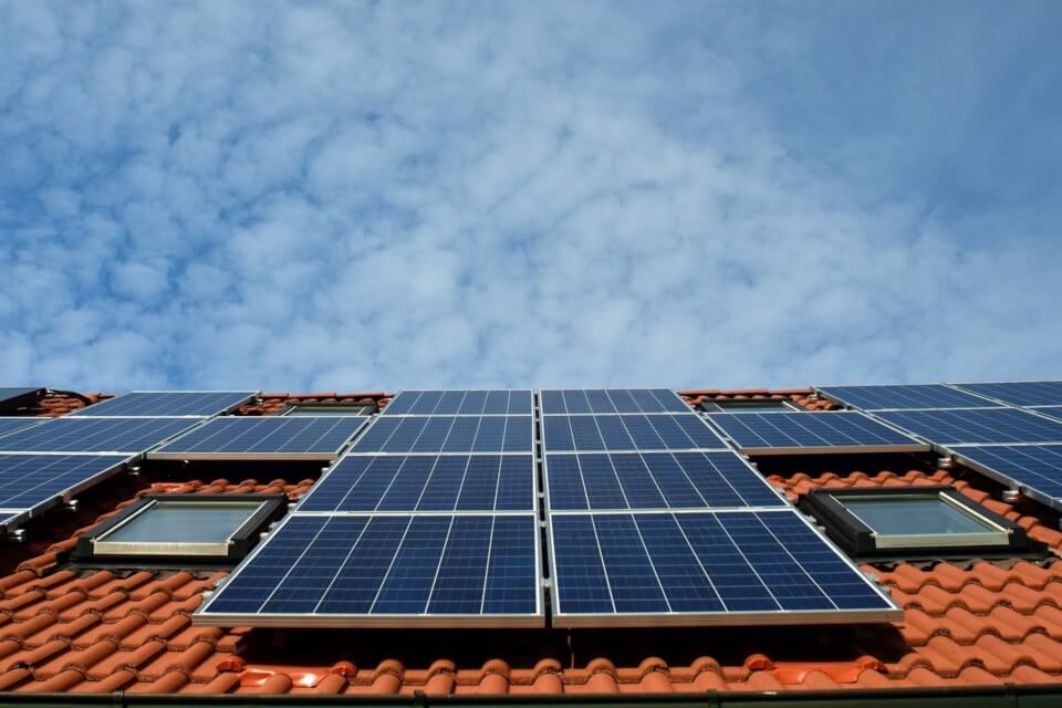 Instalaciones de energía fotovoltaica en viviendas y negocios en Málaga