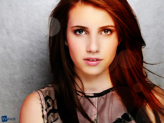 Emma Roberts Beautiful Looks Blurred Lights HD Wallpaper