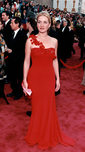 Oscar de 2002 Kate Winslet vestido vermelho