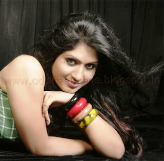 Actress Niana Das
