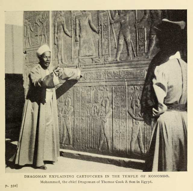 محمد الترجمان الرئيسي لتوماس كوك وابنه في مصر يشرح الخراطيش في معبد كوم أومبو